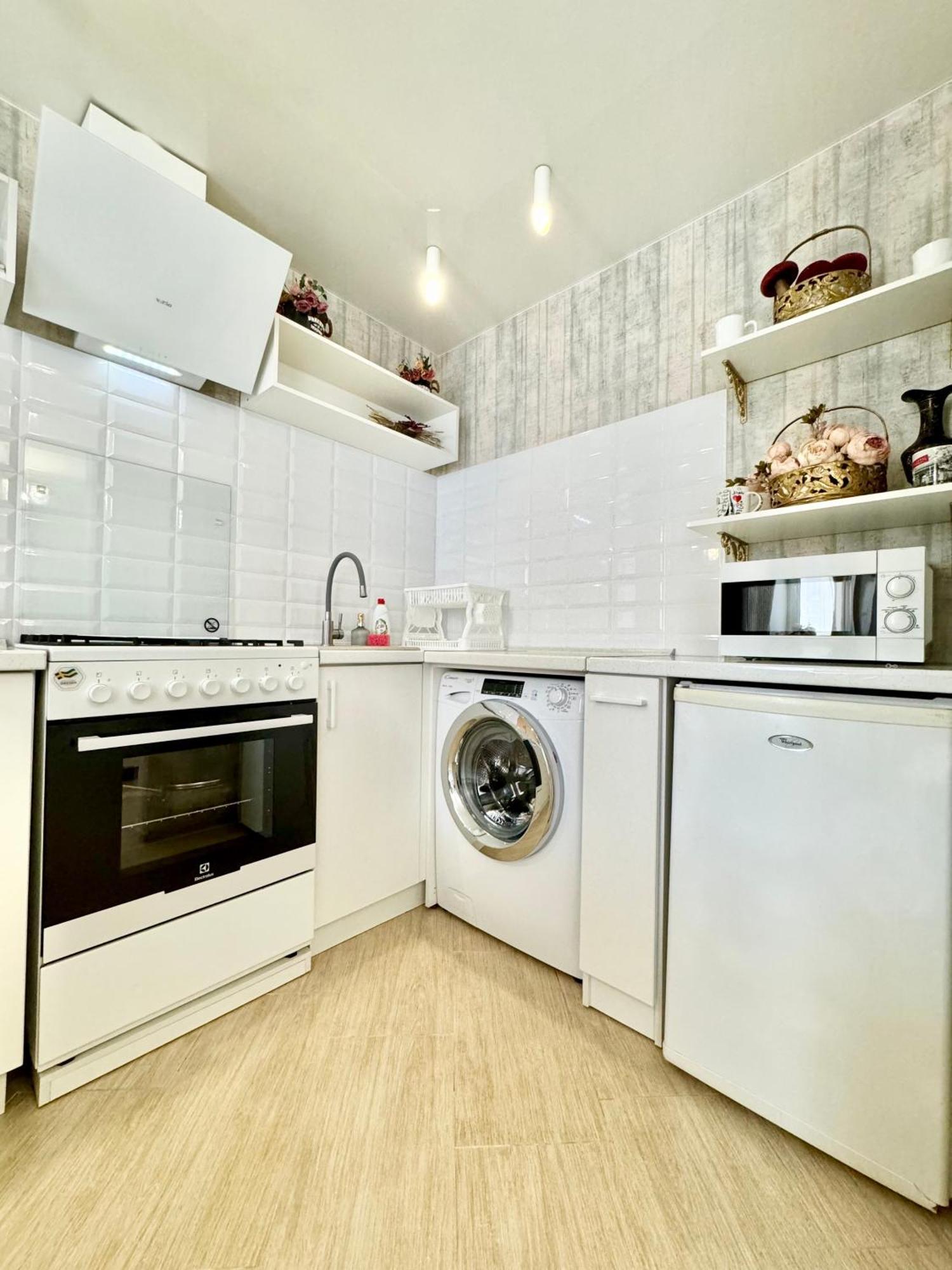 Apartpoltava Смак Італії У Самому Центрі Полтави , Білосніжна Студія В Новобудові, Банківський Чек Εξωτερικό φωτογραφία